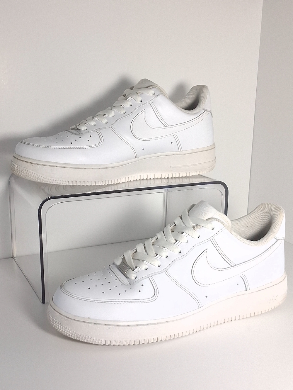 Nike Air Force 1 White Low-Top Leather  Men' s Sneakers Size 10.5 - Picture 6 of 15